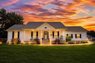 17 S 14th St, Bowling Green, MO 63334 - Photo 1