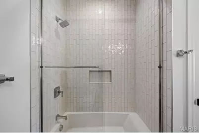 321 N Forsyth Boulevard, Clayton, MO 63105 - Photo 47