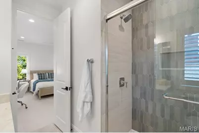 321 N Forsyth Boulevard, Clayton, MO 63105 - Photo 53