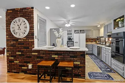 719 Waterfall Drive, Florissant, MO 63034 - Photo 3