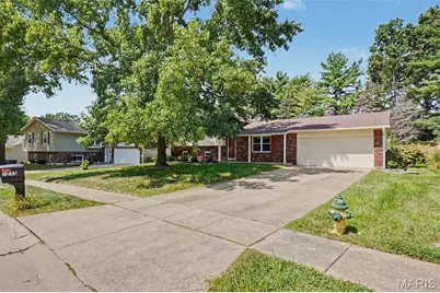 2215 Graystone Drive, Saint Charles, MO 63303 - Photo 5