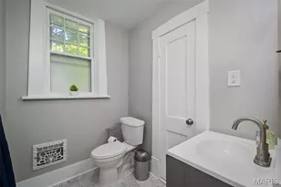 7370 Carleton Ave, University City, MO 63130 - Photo 31