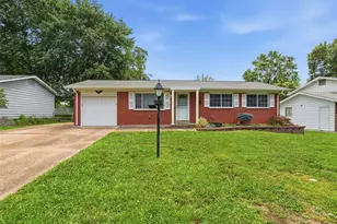 4514 Niagara Dr, Saint Louis, MO 63129 - Photo 1