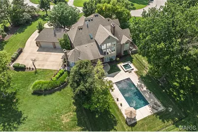 2900 Trafalgar Drive, Town and Country, MO 63131 - Photo 3
