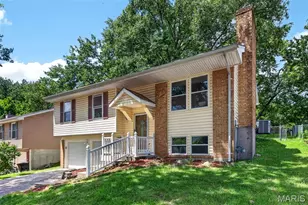 2311 Country Village Ct, Maryland Heights, MO 63043 - Photo 3