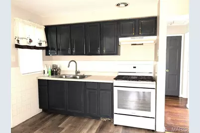 10135 Jepson Drive, Bellefontaine Neighbors, MO 63137 - Photo 5