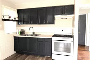 10135 Jepson Dr, Bellefontaine Neighbors, MO 63137 - Photo 5