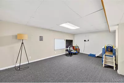 9828 Whitcomb Lane, Affton, MO 63123 - Photo 23