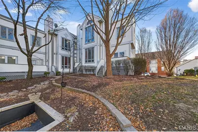 28 Columbus Square Drive, Saint Louis, MO 63101 - Photo 1
