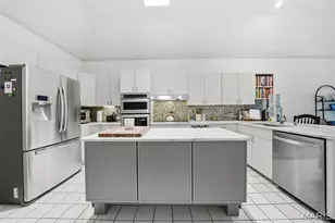 2252 Croydon Walk, Saint Louis, MO 63131 - Photo 7