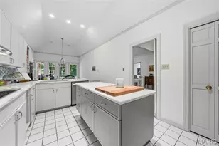 2252 Croydon Walk, Saint Louis, MO 63131 - Photo 9