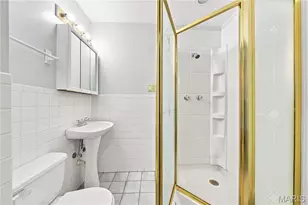 80 La Venta Dr, Florissant, MO 63031 - Photo 9