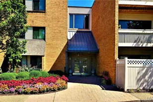 950 E Rue De La Banque, Creve Coeur, MO 63141 - Photo 1