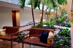 950 E Rue De La Banque, Creve Coeur, MO 63141 - Photo 19