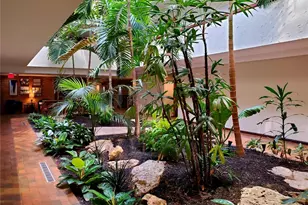 950 E Rue De La Banque, Creve Coeur, MO 63141 - Photo 17