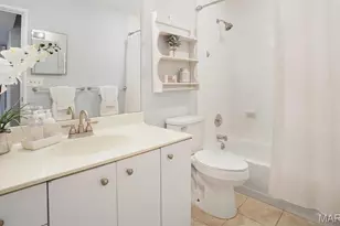 10451 Corbeil Dr, Creve Coeur, MO 63146 - Photo 13