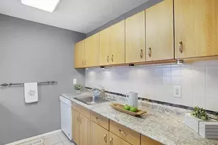 10451 Corbeil Dr, Creve Coeur, MO 63146 - Photo 9