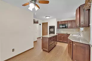 3566 Crowndun Dr, Saint Louis, MO 63129 - Photo 9