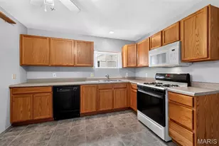 10917 Larkspur Dr, Unincorporated, MO 63123 - Photo 5