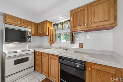2485 Pheasant Run Drive, Maryland Heights, MO 63043 - Photo 17