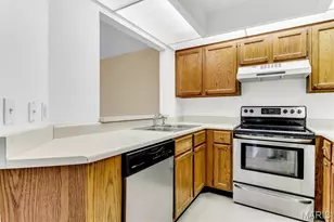 5353 N Kenrick Parke Dr, Saint Louis, MO 63119 - Photo 15