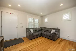 6742 Dolan Pl, Saint Louis, MO 63139 - Photo 9