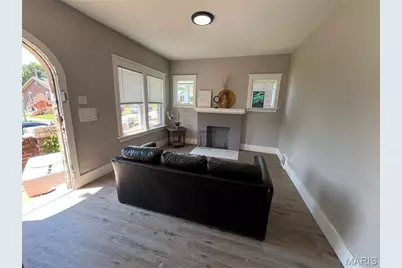 1001 Wall Street, Saint Louis, MO 63147 - Photo 5