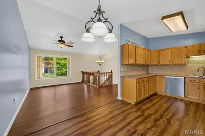 12115 Glenpark Drive, Maryland Heights, MO 63043 - Photo 7