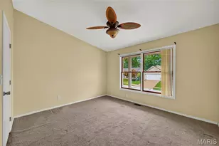 12115 Glenpark Dr, Maryland Heights, MO 63043 - Photo 17