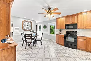 1904 Elm St St, Saint Charles, MO 63301 - Photo 9