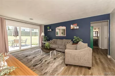 7104 Fernbrook Drive, Saint Louis, MO 63123 - Photo 5