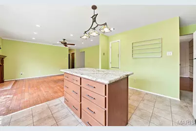 5288 Bloomfield Drive, Saint Louis, MO 63129 - Photo 13
