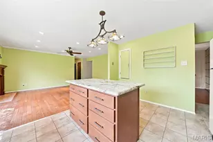 5288 Bloomfield Dr, Saint Louis, MO 63129 - Photo 13