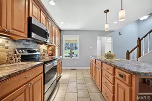 3034 Autumn Lakes Ct, Maryland Heights, MO 63043 - Photo 7