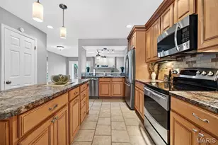 3034 Autumn Lakes Ct, Maryland Heights, MO 63043 - Photo 5