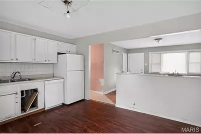8441 Brotherton Lane, Saint Louis, MO 63135 - Photo 7