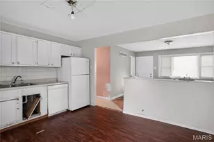 8441 Brotherton Ln, Saint Louis, MO 63135 - Photo 7