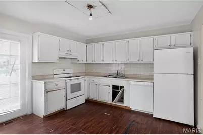 8441 Brotherton Lane, Saint Louis, MO 63135 - Photo 5