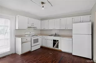 8441 Brotherton Ln, Saint Louis, MO 63135 - Photo 5