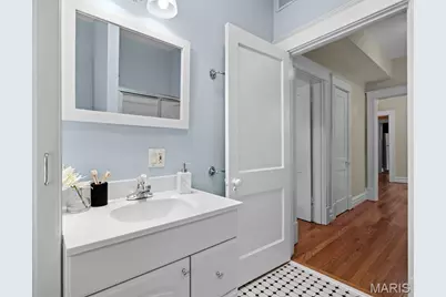 6427 Clayton Road, Saint Louis, MO 63117 - Photo 19