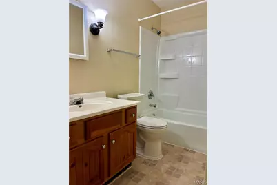 100 Conway Cove Drive, Chesterfield, MO 63017 - Photo 13