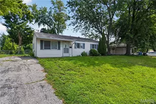 835 Lexington Park, Florissant, MO 63031 - Photo 3