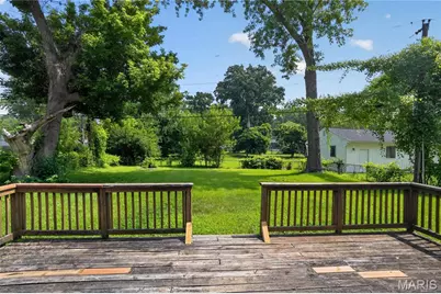 835 Lexington Park, Florissant, MO 63031 - Photo 17
