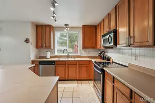 2701 Emerald Creek Ct, Florissant, MO 63031 - Photo 11