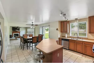 2701 Emerald Creek Court, Florissant, MO 63031 - Photo 9