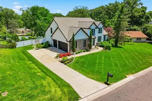 26 Forsythia Ln, Olivette, MO 63132 - Photo 3