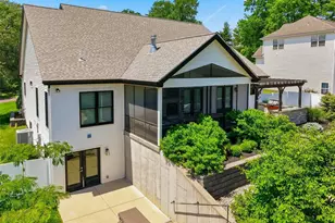 26 Forsythia Ln, Olivette, MO 63132 - Photo 5