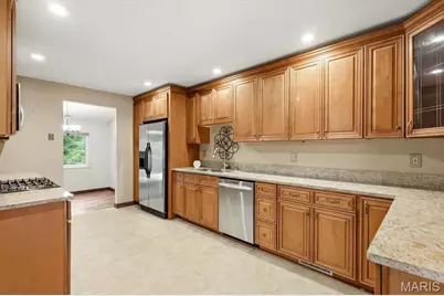 13112 Royal Pines Drive, Maryland Heights, MO 63146 - Photo 11