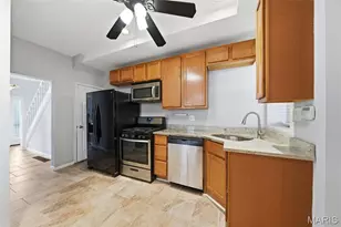 4453 Wilcox Ave, Saint Louis, MO 63116 - Photo 9
