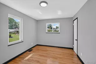 6623 Kenwood Dr, Saint Louis, MO 63121 - Photo 15